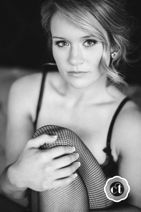 boudoir-by-courtney-retro-boudoir-shoot-vintage-columbia-mo-divas-vixen-best-columbia-mo-boudoir-photography