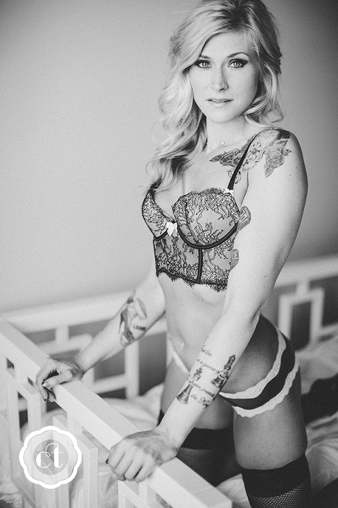 courtney-tompson-photography-columbia-mo-boudoir-by-courtney-tattoos-classic-natural-lighting-boudoir-best-columbia-missouri-boudoir-photography