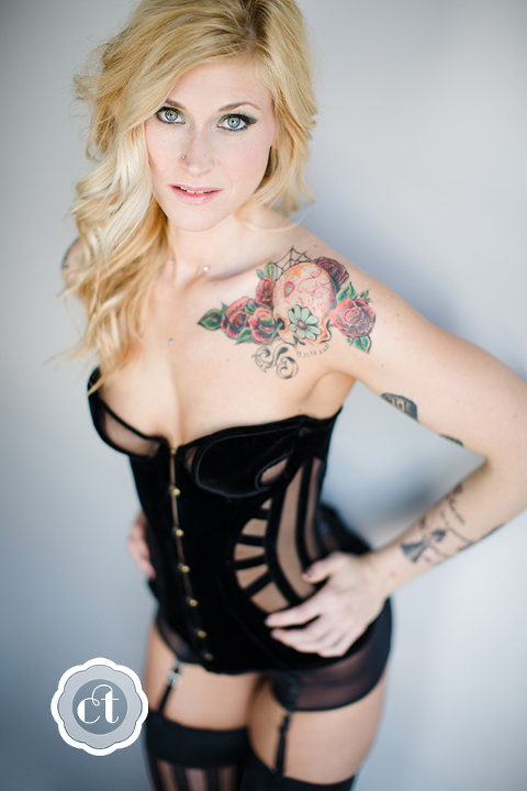 courtney-tompson-photography-columbia-mo-boudoir-by-courtney-tattoos-classic-natural-lighting-boudoir-best-columbia-missouri-boudoir-photography