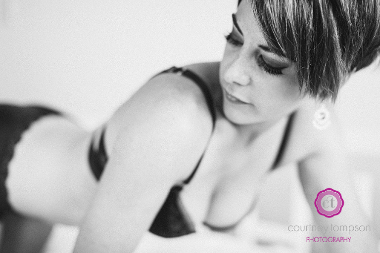 columbia-mo-boudoir-photography-by-courtney-tompson-photography