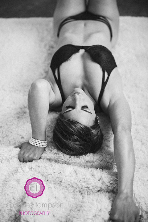 columbia-mo-boudoir-photography-by-courtney-tompson-photography