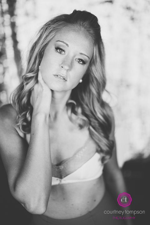 Columbia-MO-Boudoir-Photography-by-Courtney-Tompson-Photography-Natural-Light-Boudoir-Photographer