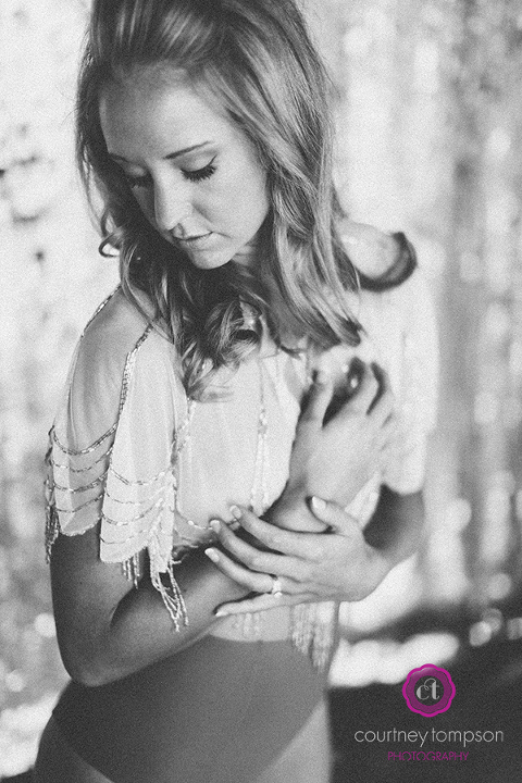 Columbia-MO-Boudoir-Photography-by-Courtney-Tompson-Photography-Natural-Light-Boudoir-Photographer