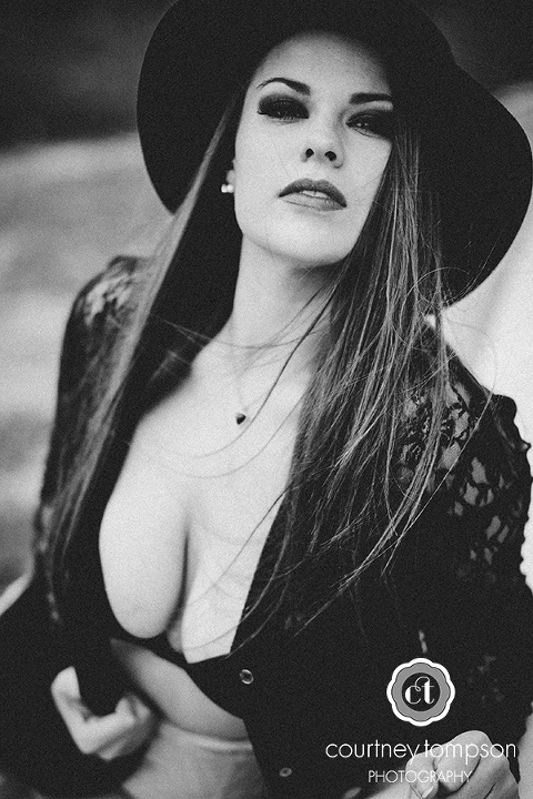 Columbia-MO-Boudoir-Photography-By-Courtney-Tompson