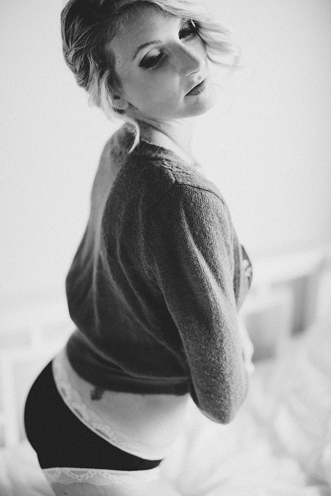 alluring-intimate-powerful-boudoir-photography-by-Courtney-Tompson-Photography