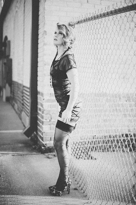outdoor-boudoir-photography-by-boudoir-by-courtney-www.boudoirbycourtney.com