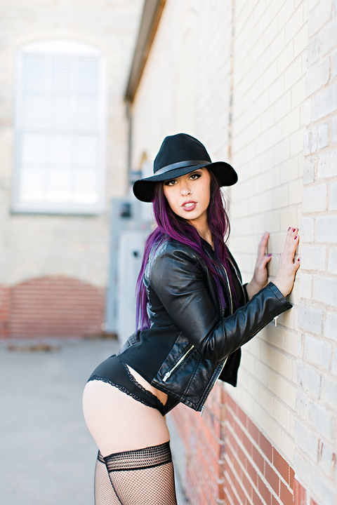 Columbia-MO-Natural-Light-Boudoir-photography-by-Boudoir-by-Courtney