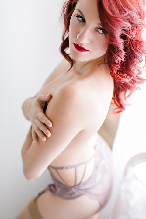 natural-light-boudoir-by-boudoir-by-courtney-columbia-MO-Midwest-boudoir-photographer