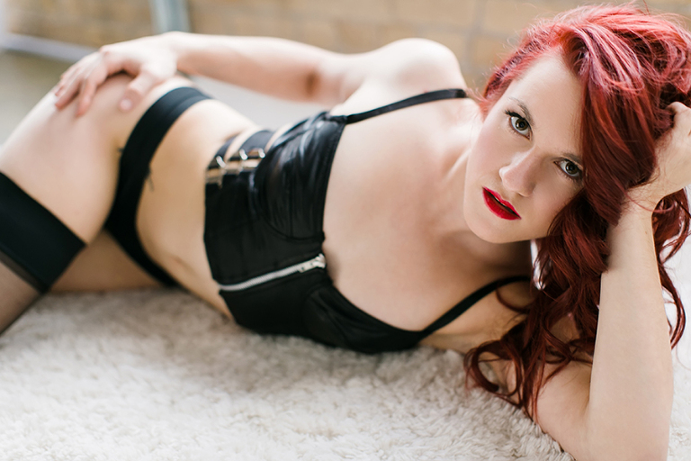 natural-light-boudoir-by-boudoir-by-courtney-columbia-MO-Midwest-boudoir-photographer