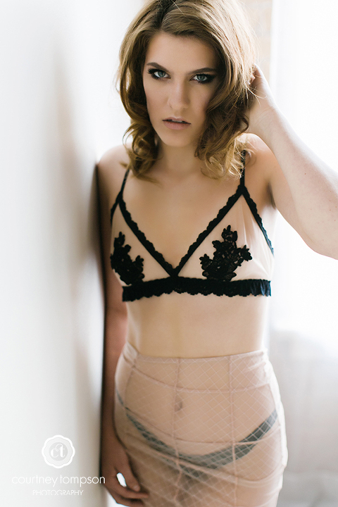 boudoir-photography-by-Columbia-MO-Natural-Light-Photographer-Courtney-Tompson