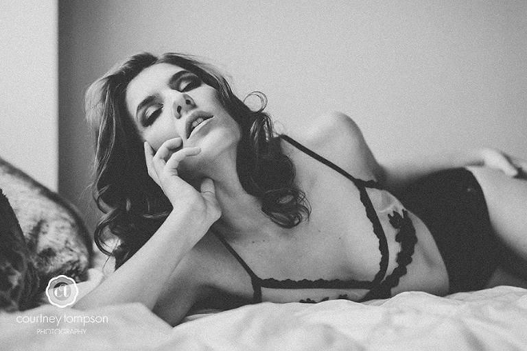 boudoir-photography-by-Columbia-MO-Natural-Light-Photographer-Courtney-Tompson