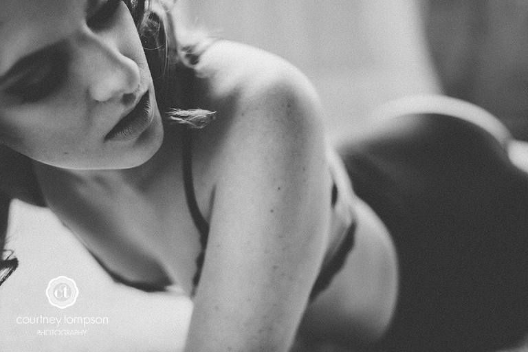 boudoir-photography-by-Columbia-MO-Natural-Light-Photographer-Courtney-Tompson