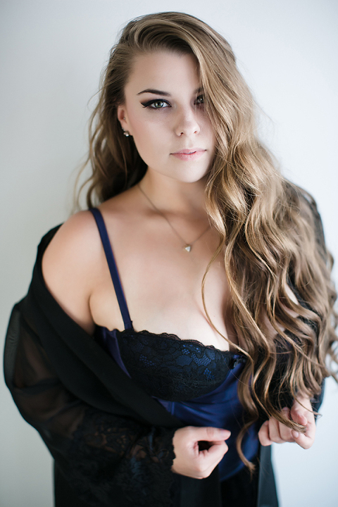 boudoir-by-courtney-natural-studio-boudoir-photography