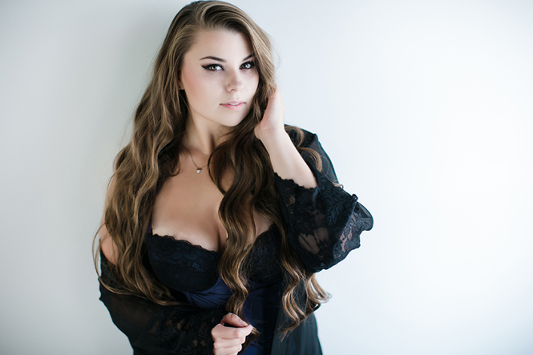 boudoir-by-courtney-natural-studio-boudoir-photography