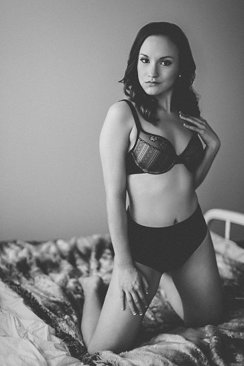 boudoir-by-courtney-midwest-boudoir-studio