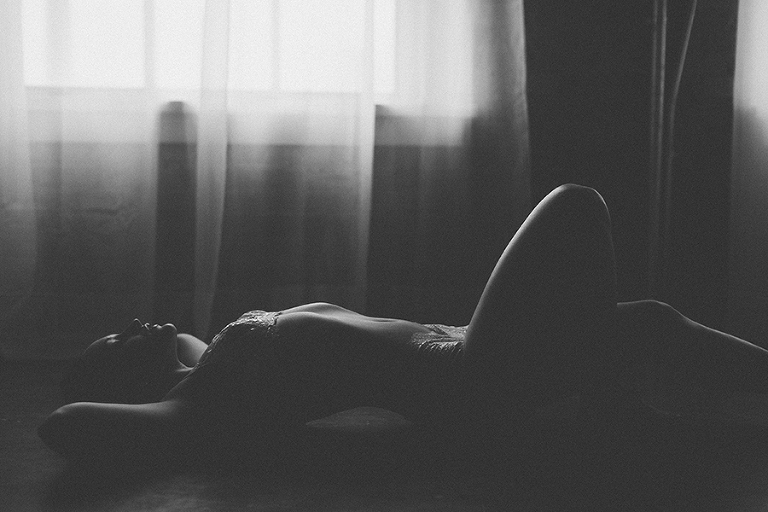 boudoir-by-courtney-midwest-boudoir-studio