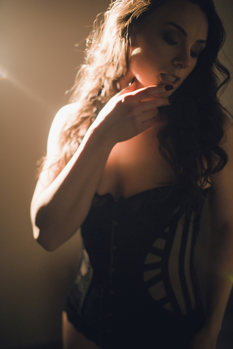 Midwest-boudoir-night-shoots-by-Boudoir-by-Courtney