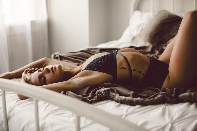 midwest-boudoir-photography-by-courtney-tompson