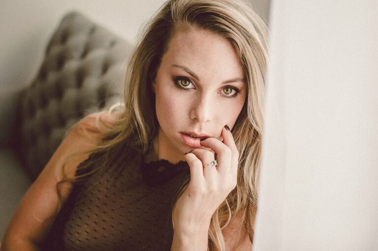 Midwest-boudoir-studio-boudoir-by-courtne