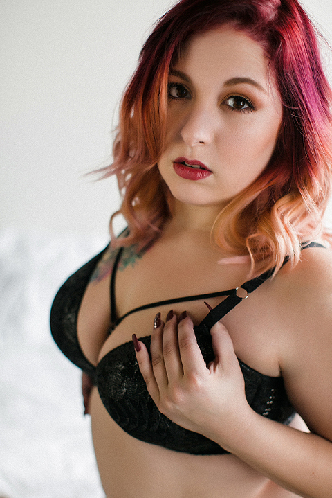 Boudoir-studio-columbia-mo-curvy-model-boudoir